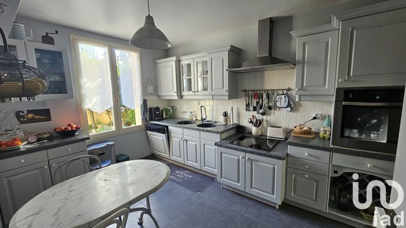 Maison - 185 m² - 8 pièces