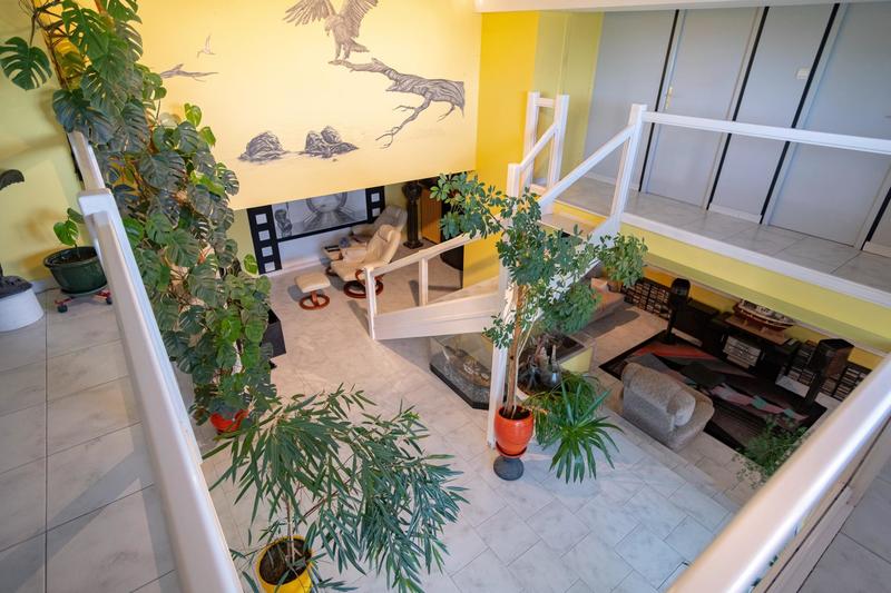 Maison - 213 m² - 6 pièces