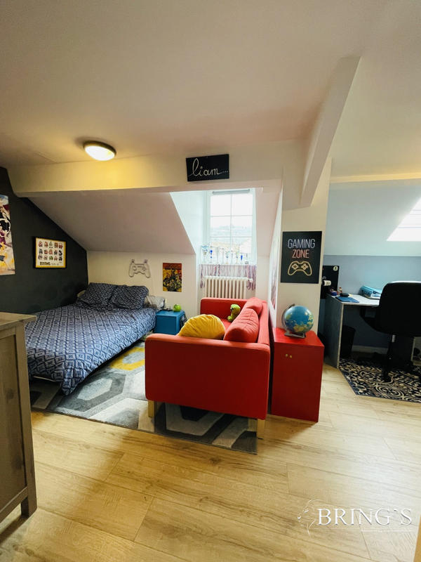 Maison - 309 m² - 12 pièces