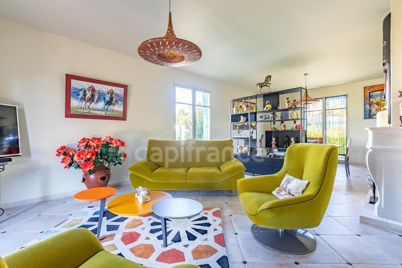 Maison - 270 m² - 8 pièces