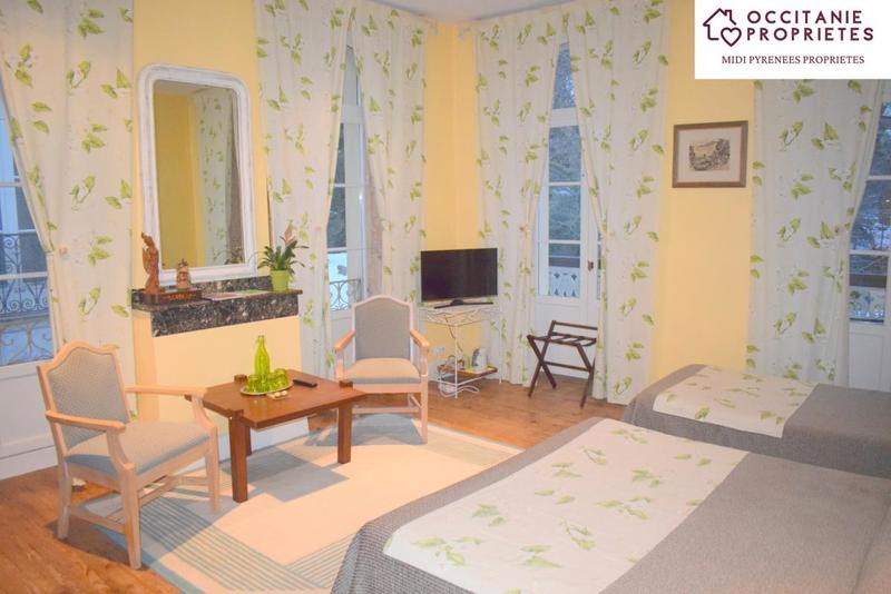 Propriété - 284 m² - 10 pièces