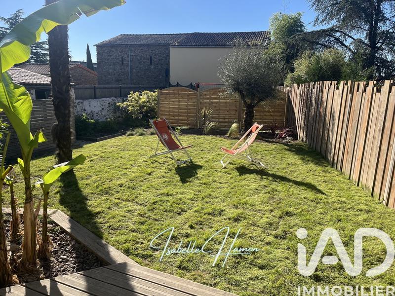 Maison - 212 m² - 9 pièces