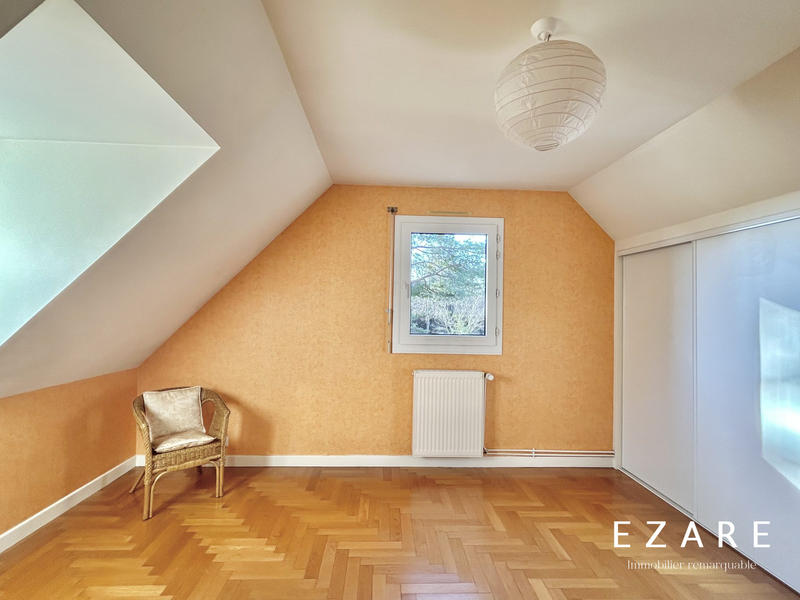 Maison - 207 m² - 7 pièces