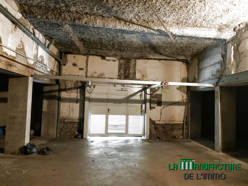 Parking / Garage - 185 m²