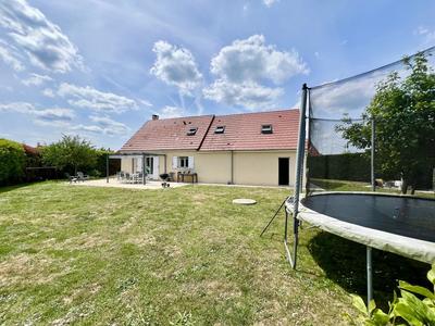 Maison - 153 m² - 8 pièces