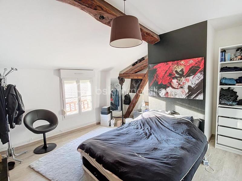 Appartement - 242 m² - 7 pièces