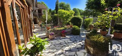 Maison - 422 m² - 10 pièces