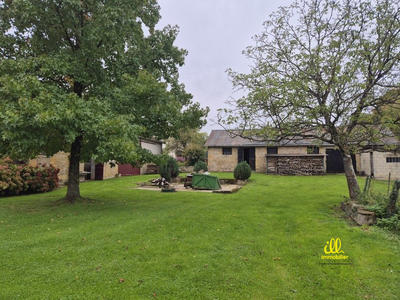 Maison - 216 m² - 10 pièces