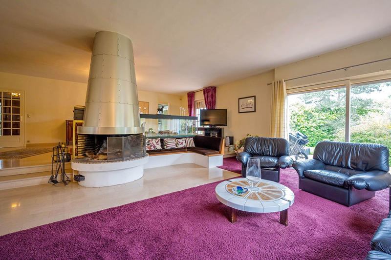 Maison - 267 m² - 7 pièces