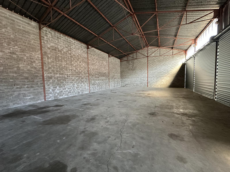 Maison - 400 m² - 1 pièce