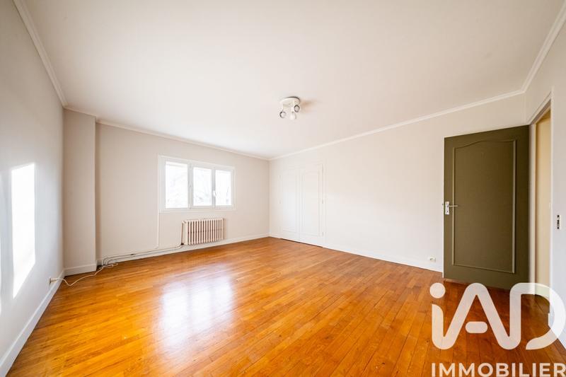 Maison - 221 m² - 7 pièces