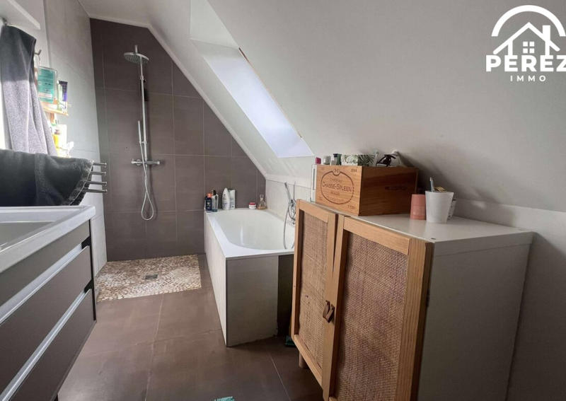 Maison - 105 m² - 4 pièces