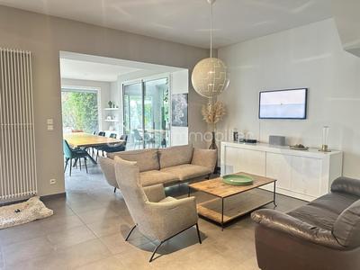 Maison de ville - 290 m² - 7 pièces