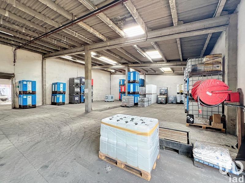 Local commercial - 3 700 m²