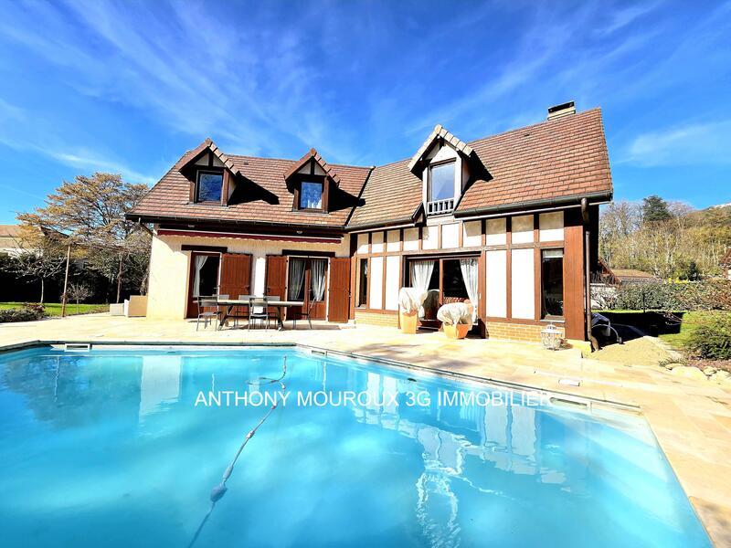 Maison - 248 m² - 7 pièces