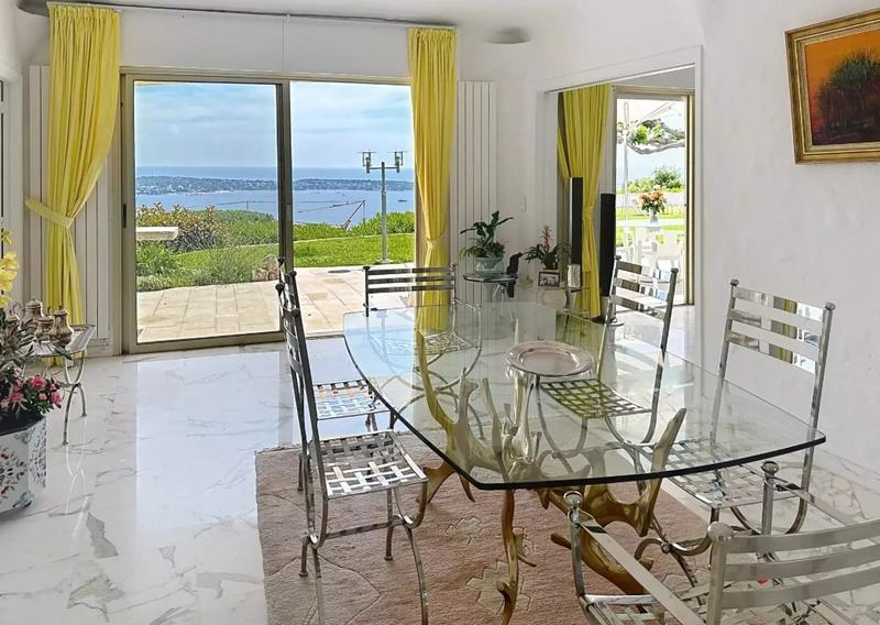 Maison - 490 m² - 10 pièces