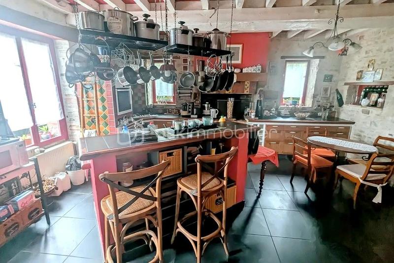 Maison - 202 m² - 7 pièces