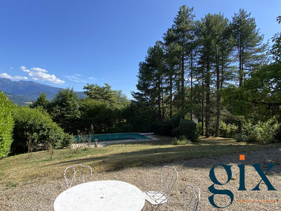 Maison - 286 m² - 8 pièces