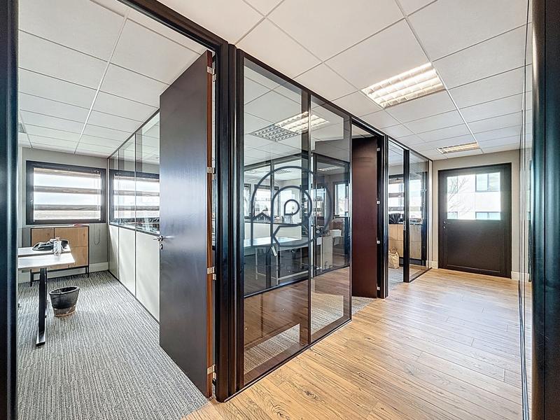 Bureau - 300 m²