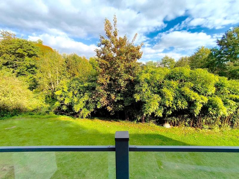 Maison - 280 m² - 10 pièces