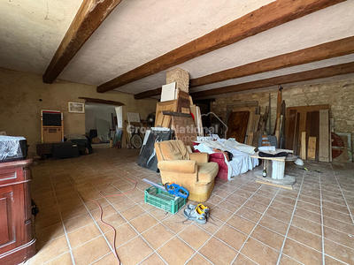 Maison - 930 m² - 30 pièces
