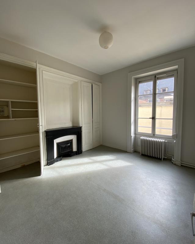 Appartement - 85 m² - 3 pièces