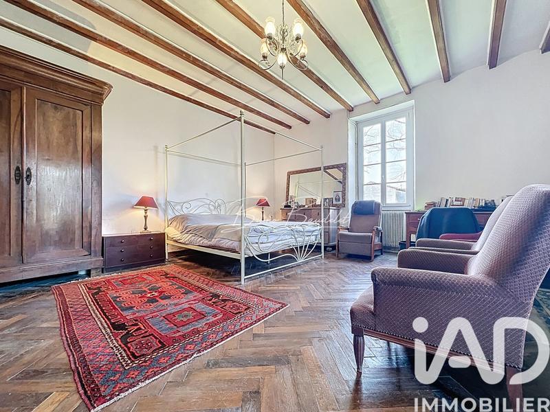 Maison - 361 m² - 10 pièces