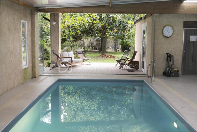 Corps de ferme - 220 m² - 6 pièces