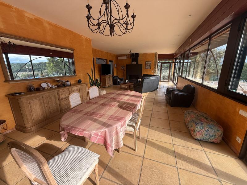 Villa - 215 m² - 5 pièces