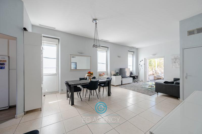 Appartement - 100 m² - 5 pièces