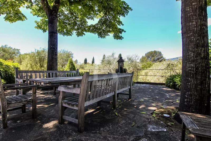 Villa - 368 m² - 10 pièces