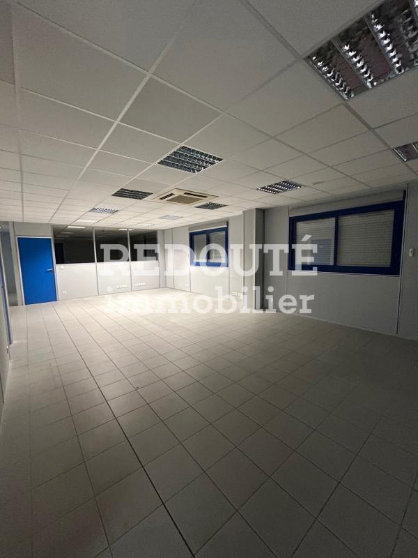 Entrepôt - 375 m² - 5 pièces