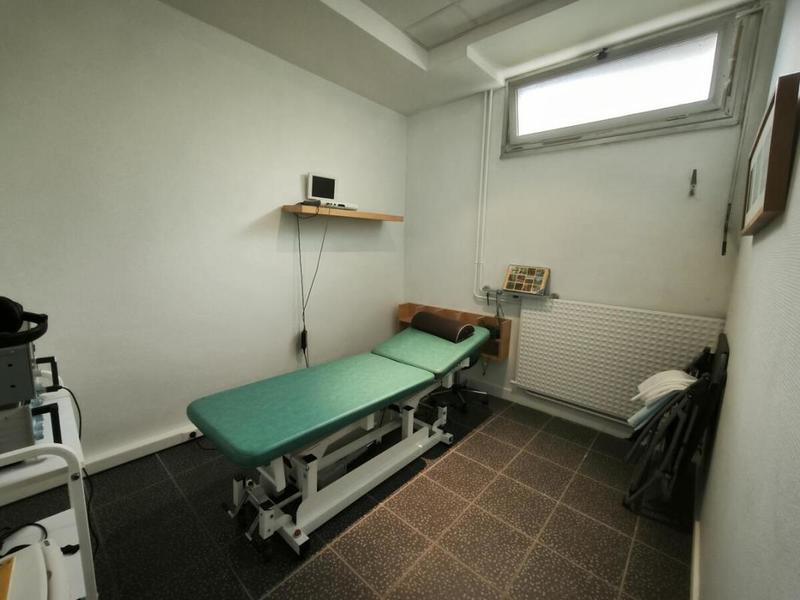 Local commercial - 252 m² - 11 pièces