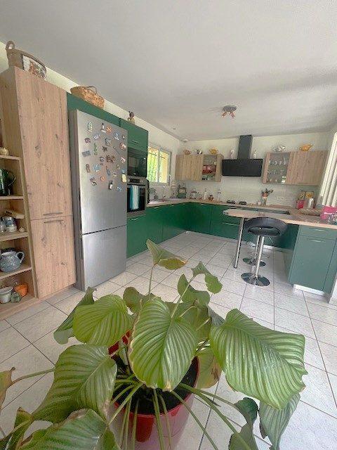 Maison - 97 m² - 5 pièces