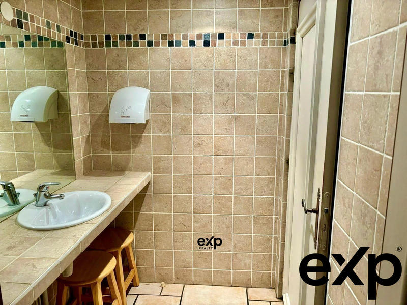 Fonds de commerce - 123 m²