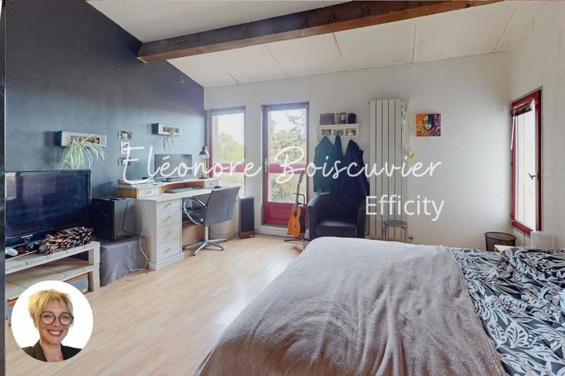 Maison - 241 m² - 8 pièces