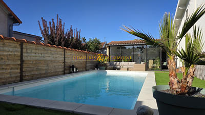 Maison - 247 m² - 6 pièces