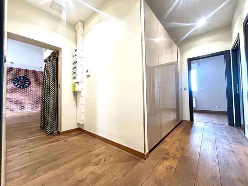 Appartement - 105 m² - 7 pièces