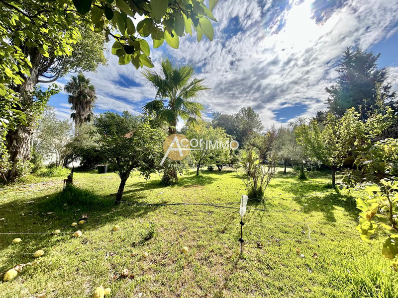 Maison - 212 m² - 7 pièces