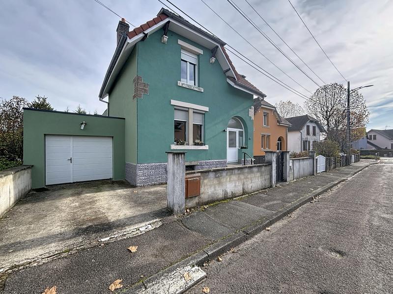 Maison - 105 m² - 5 pièces