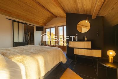 Maison - 243 m² - 8 pièces