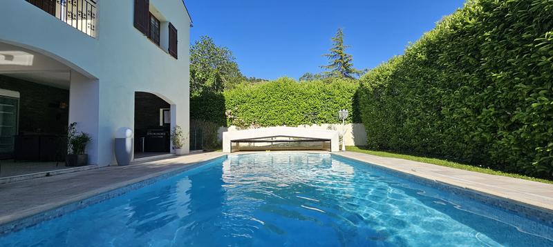 Maison - 178 m² - 6 pièces