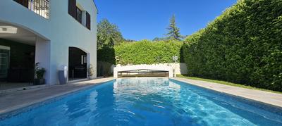 Maison - 178 m² - 6 pièces