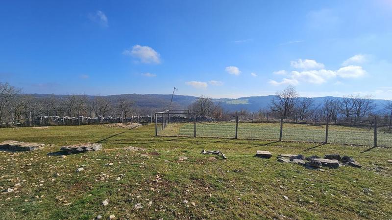 Terrain - 80 524 m²