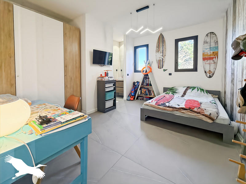 Maison - 350 m² - 12 pièces