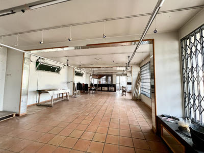 Local commercial - 364 m² - 2 pièces