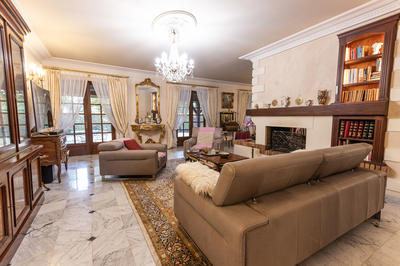 Maison - 280 m² - 7 pièces