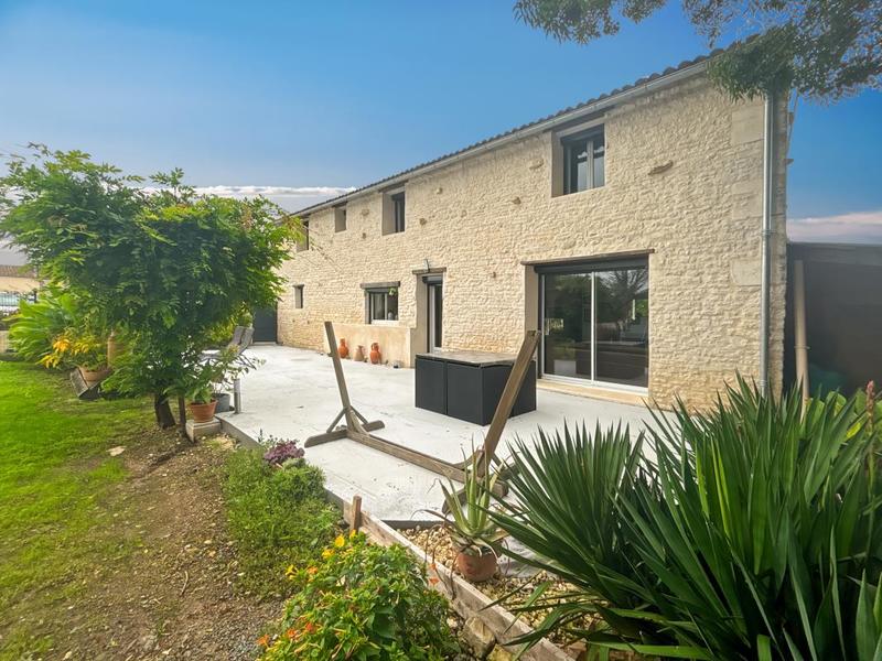 Maison - 192 m² - 6 pièces