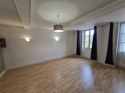 Appartement - 85 m² - 3 pièces