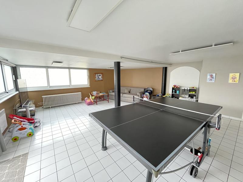 Maison - 255 m² - 6 pièces